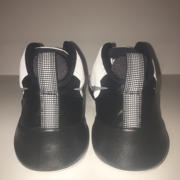 🚫SOLD🚫NIKE AIR VERSITILE - Picture 4 of 5